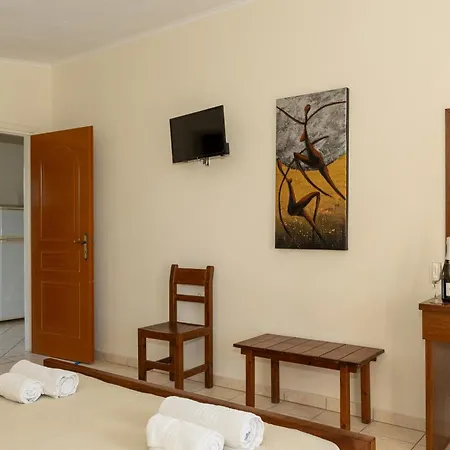 Pahnis Apartmanhotel 3*