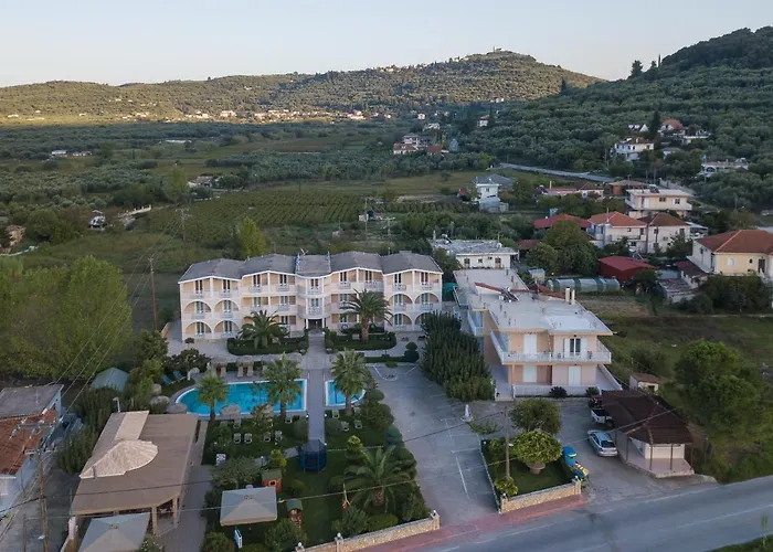 Pahnis Apartmanhotel 3*